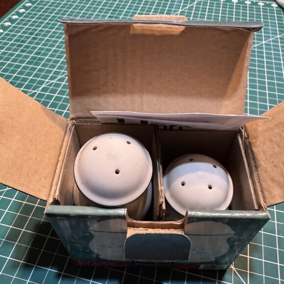 Pfaltzgraff Winterberry Salt & Pepper Shaker Set - Picture 3 of 4